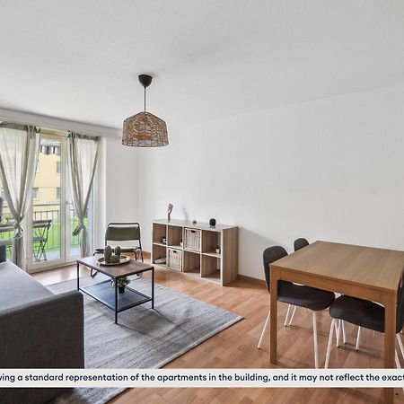 Urban Living Redefined: Apartment In Oerlikon チューリッヒ エクステリア 写真
